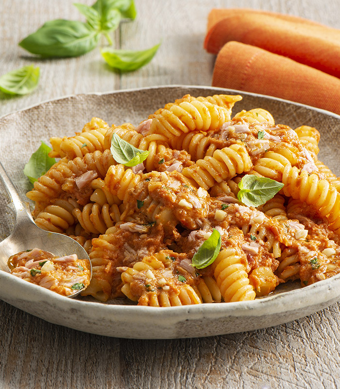 Fusilli con Pesto al Tonno, Mandorle e Pecorino