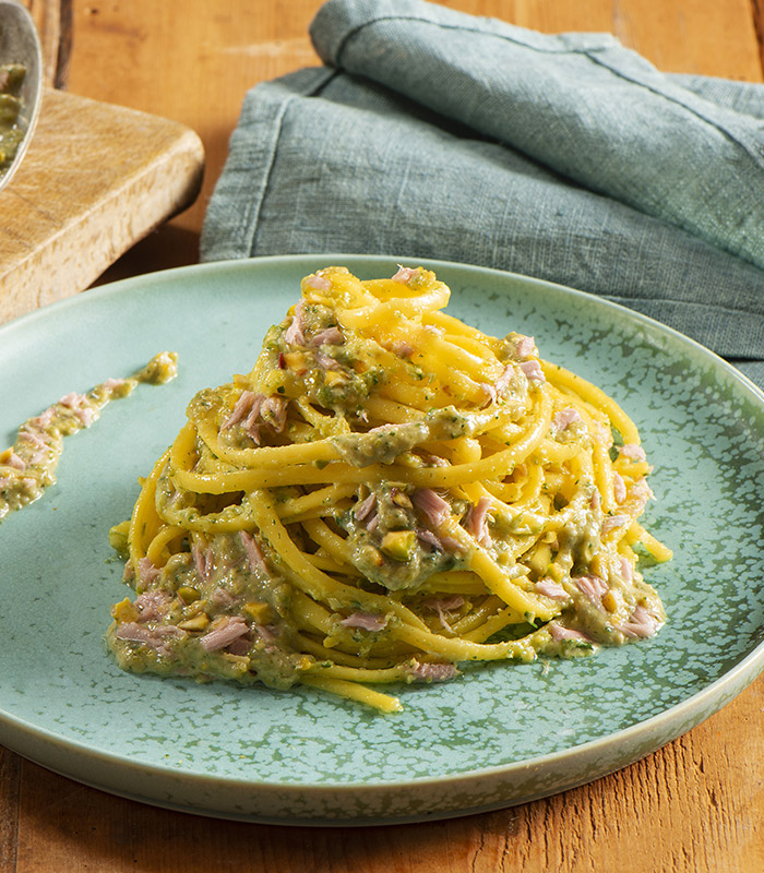 Pasta con Pesto al Tonno, Pistacchi e Limone