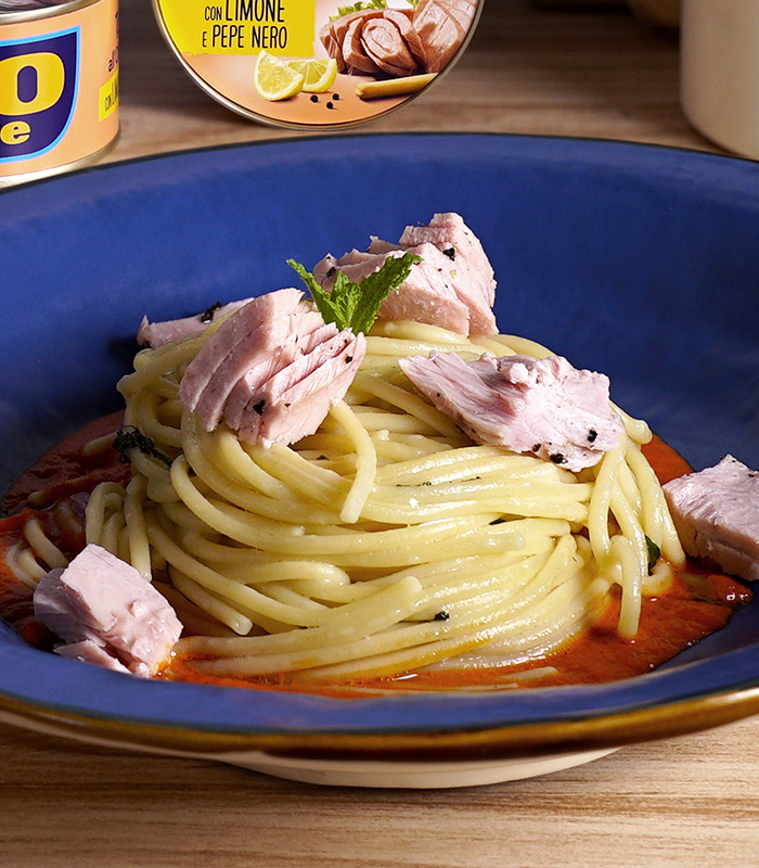 Spaghettoni con Tonno Rio Mare Limone e Pepe