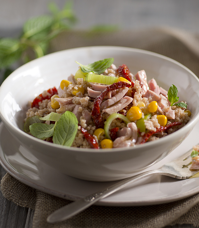 Cous cous tonno, pomodori secchi e mais
