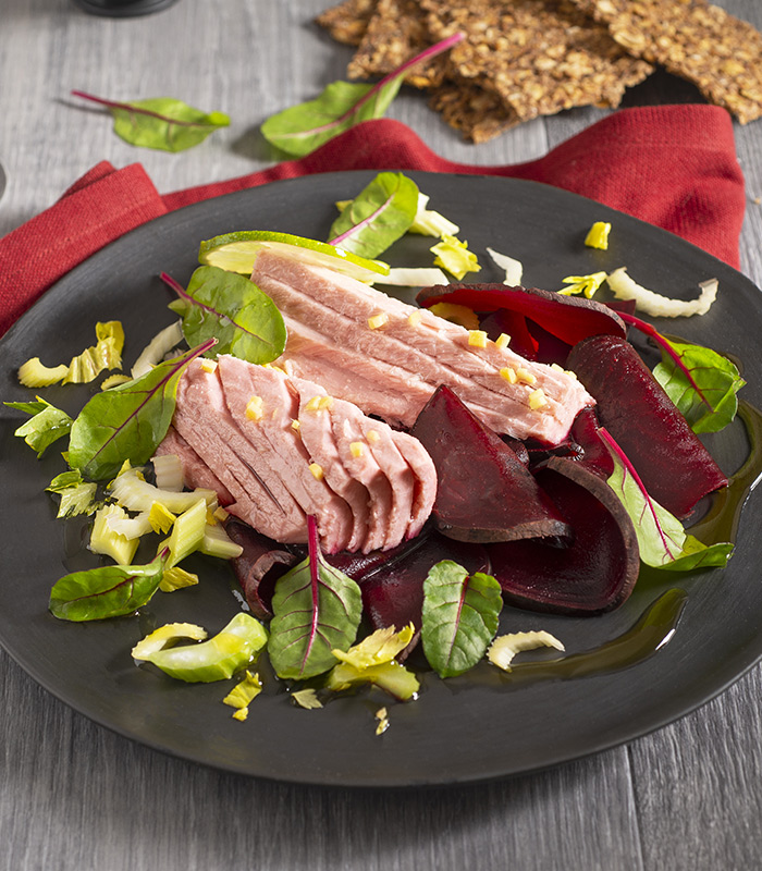 Filetti di Tonno Lime e Zenzero con barbabietole e sedano
